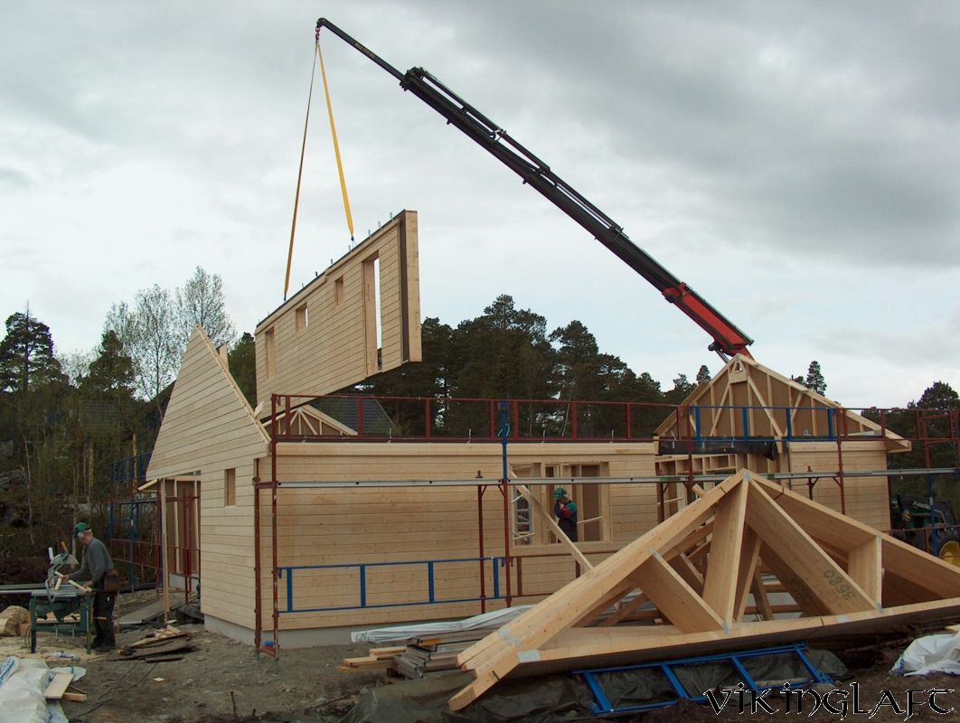 Reising av lafteverk med kran – bilde 2